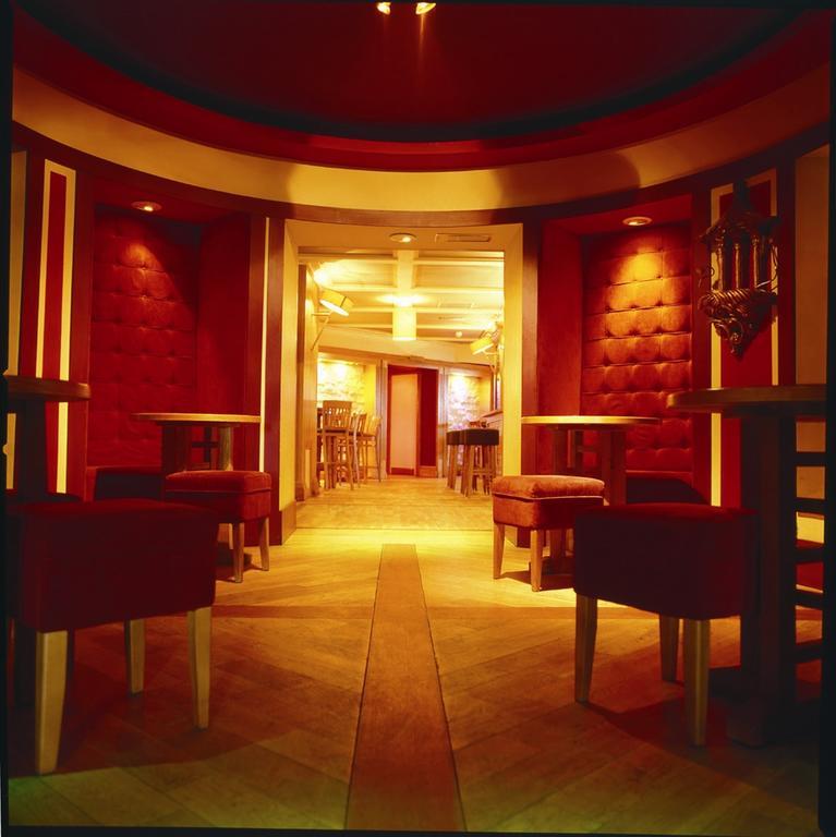 סוורדס Carnegie Court Hotel מראה חיצוני תמונה