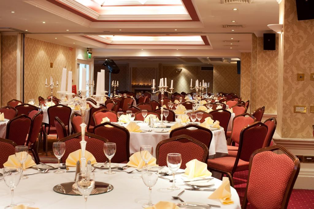 סוורדס Carnegie Court Hotel מראה חיצוני תמונה