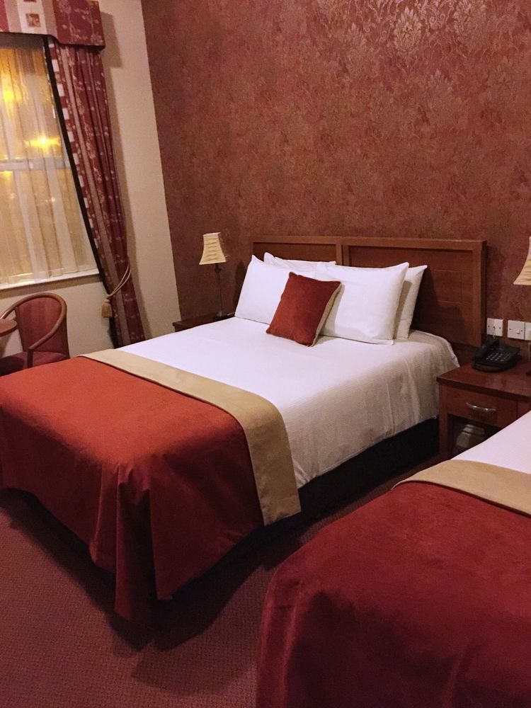 סוורדס Carnegie Court Hotel מראה חיצוני תמונה