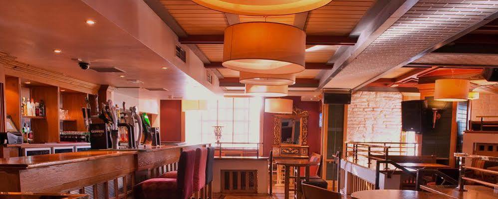 סוורדס Carnegie Court Hotel מראה חיצוני תמונה