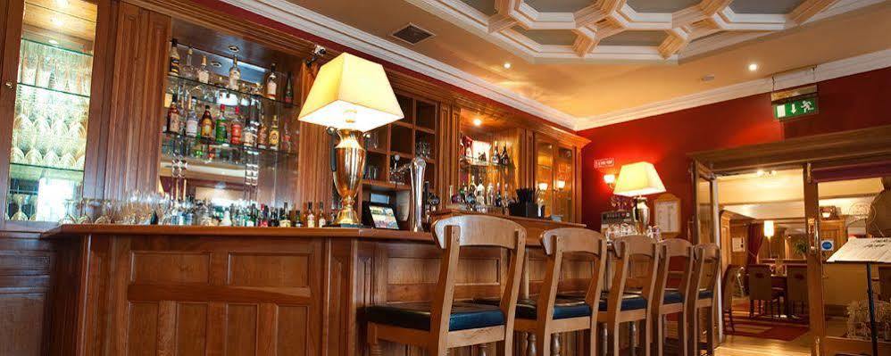 סוורדס Carnegie Court Hotel מראה חיצוני תמונה